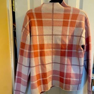 Tahari pink plaid sweater size medium